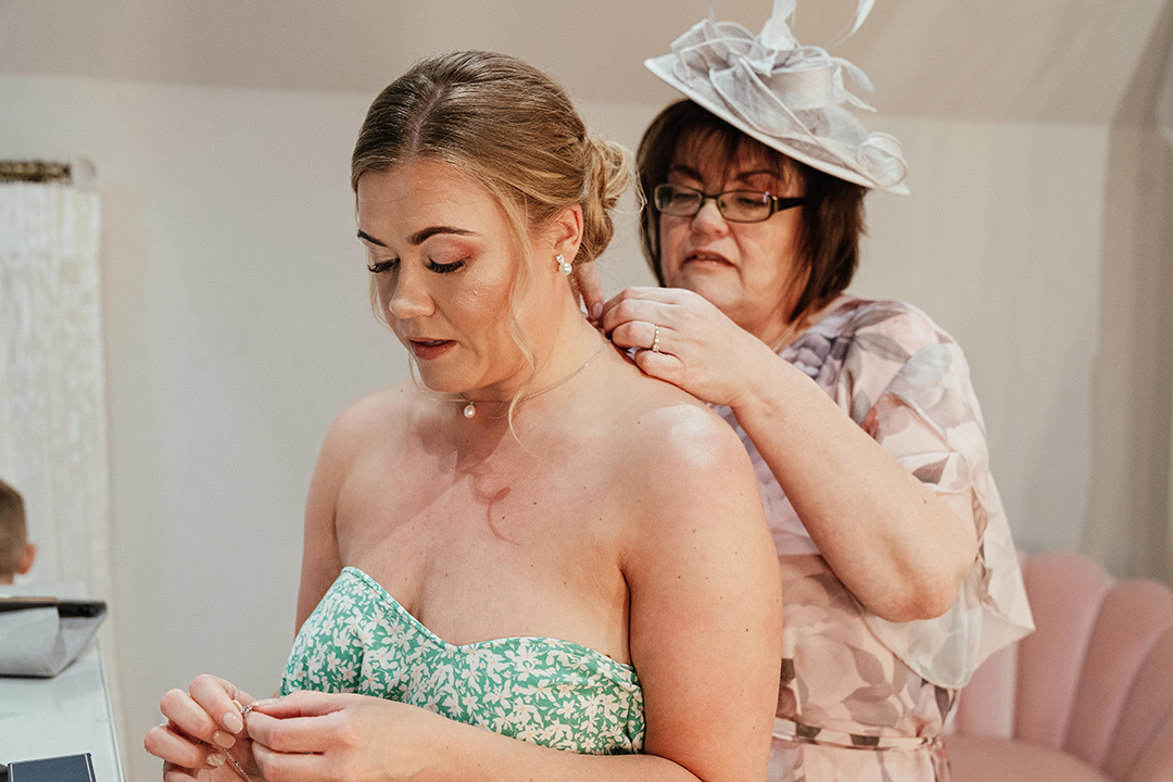 Mum Helps Bride Gaynes Park
