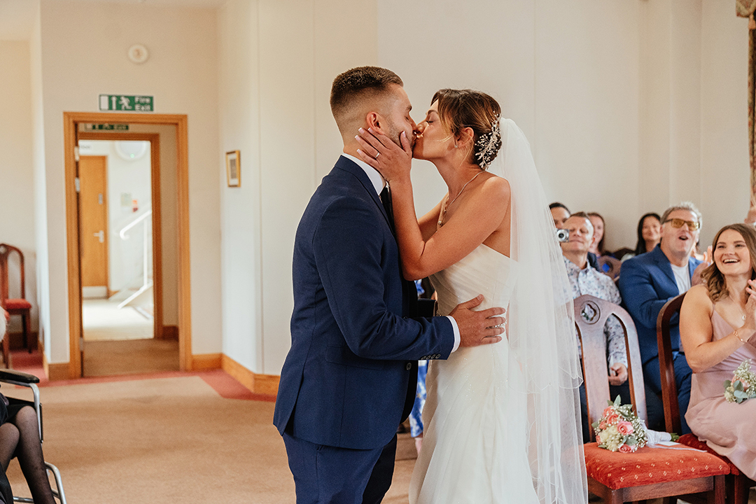 First Kiss St Albans Register Office Wedding Ceremony